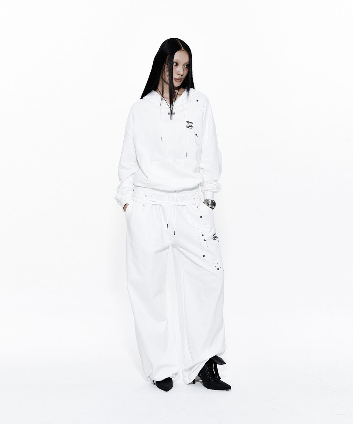 카시코(KASHIKO) Zenu Hoodie White