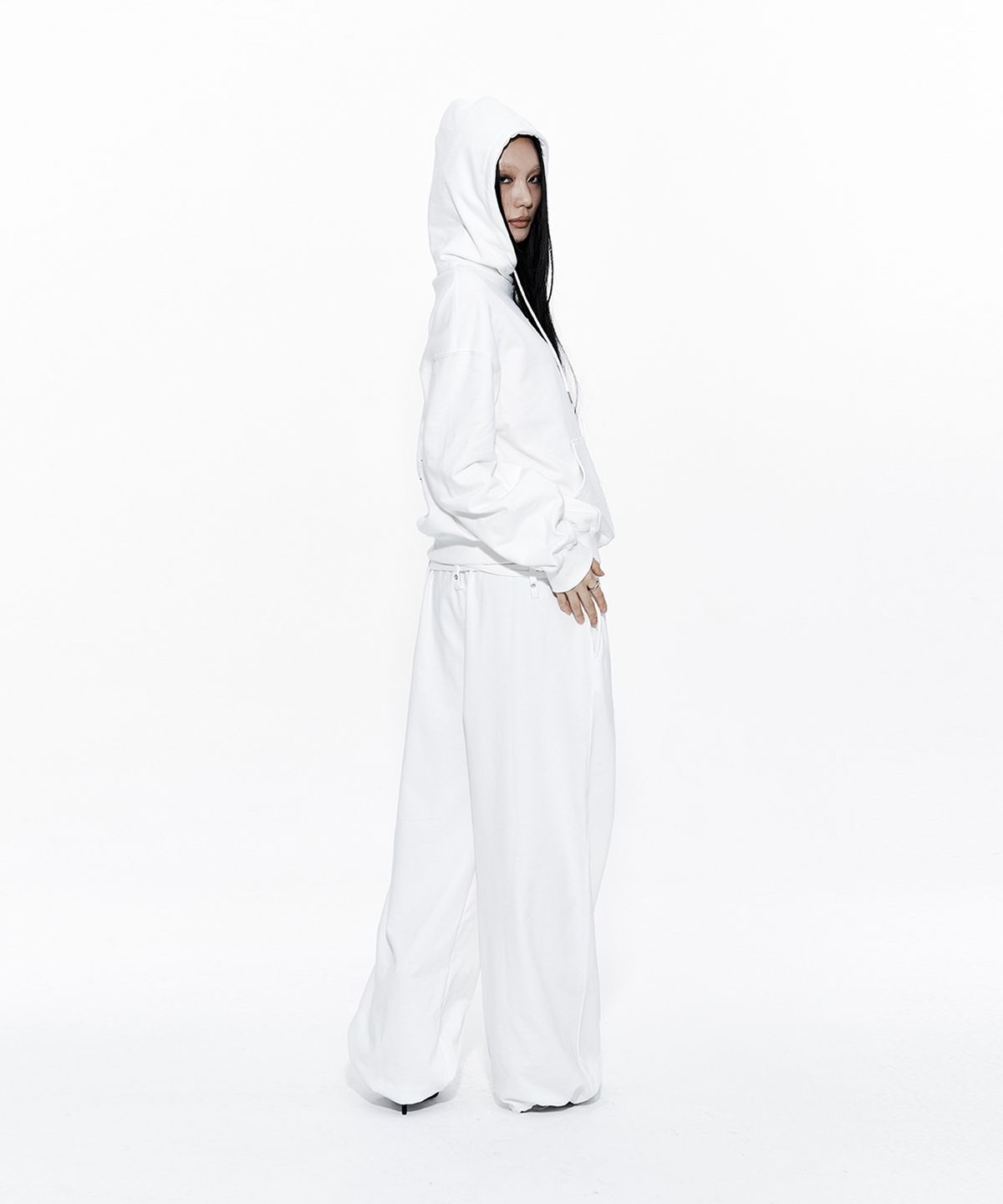 카시코(KASHIKO) Zenu Hoodie White