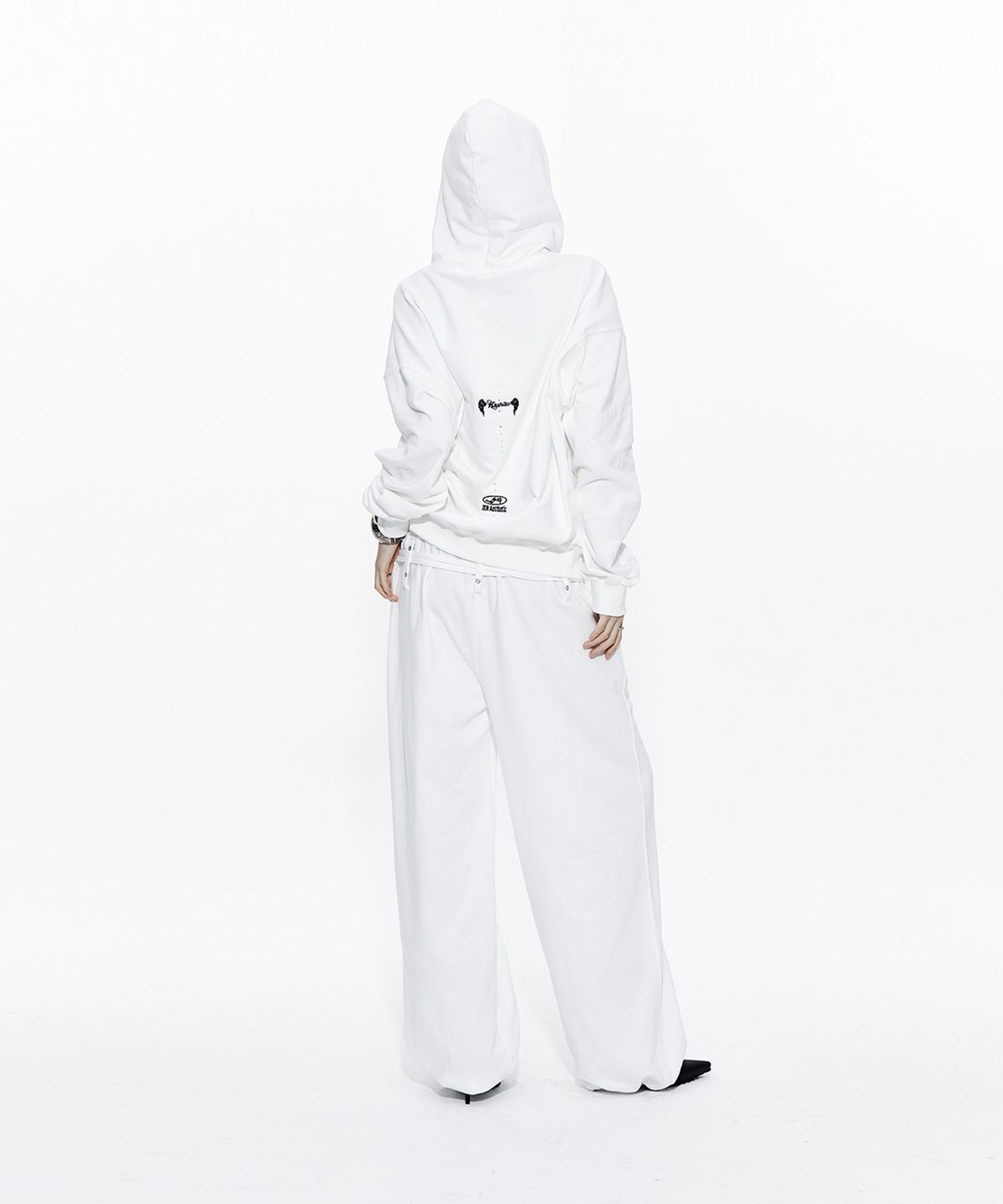 카시코(KASHIKO) Zenu Hoodie White