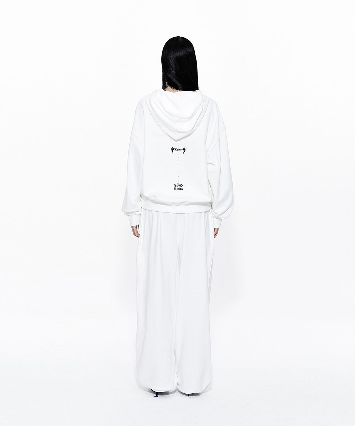 카시코(KASHIKO) Zenu Hoodie White