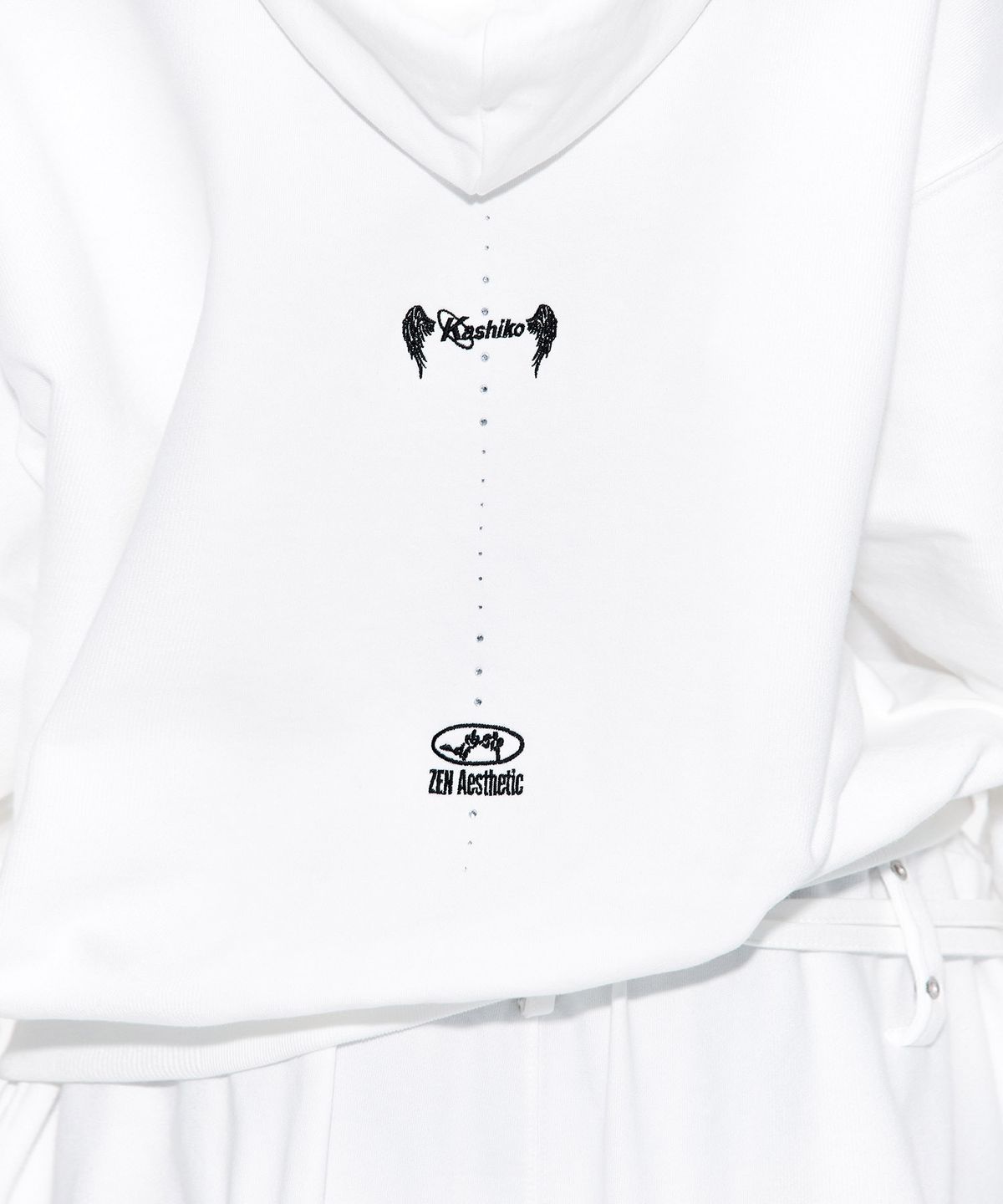 카시코(KASHIKO) Zenu Hoodie White