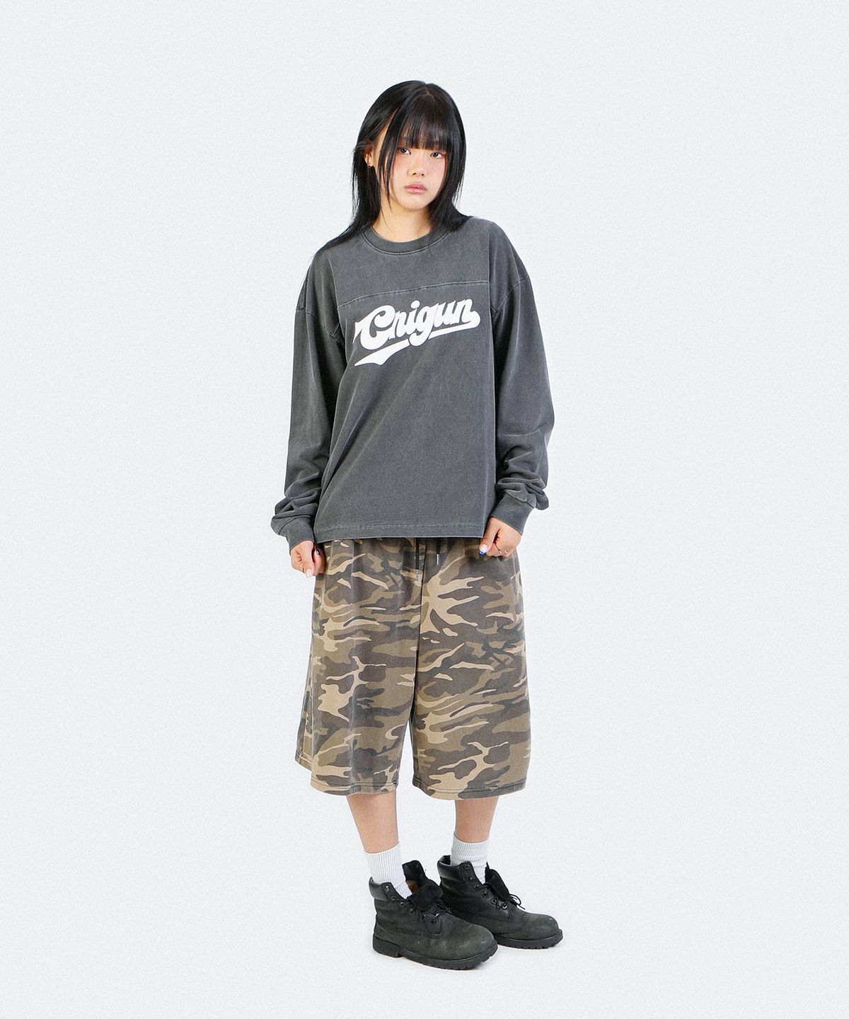 크리건(CRIGUN) FOOTBALL CREW LONG SLEEVE PIGMENT CHARCOAL
