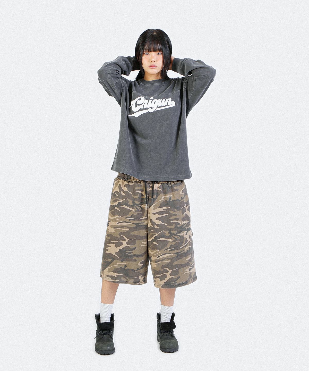 크리건(CRIGUN) FOOTBALL CREW LONG SLEEVE PIGMENT CHARCOAL
