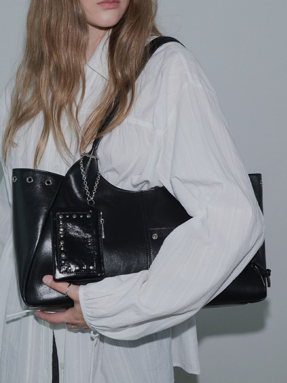 레이브(RAIVE) Luca Shoulder in Black UA5AB092-10