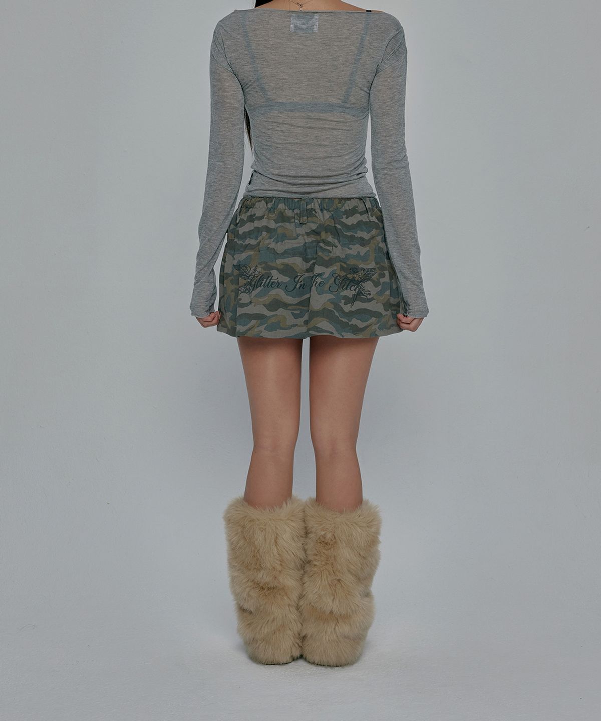 길라아카이브(GILAARCHIVE) LETTERING ANGEL WING SHIRRING SKIRT_CAMO