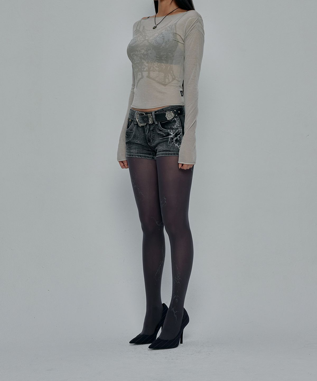 길라아카이브(GILAARCHIVE) TATTOOED GRAPHIC DENIM SHORTS_GREY