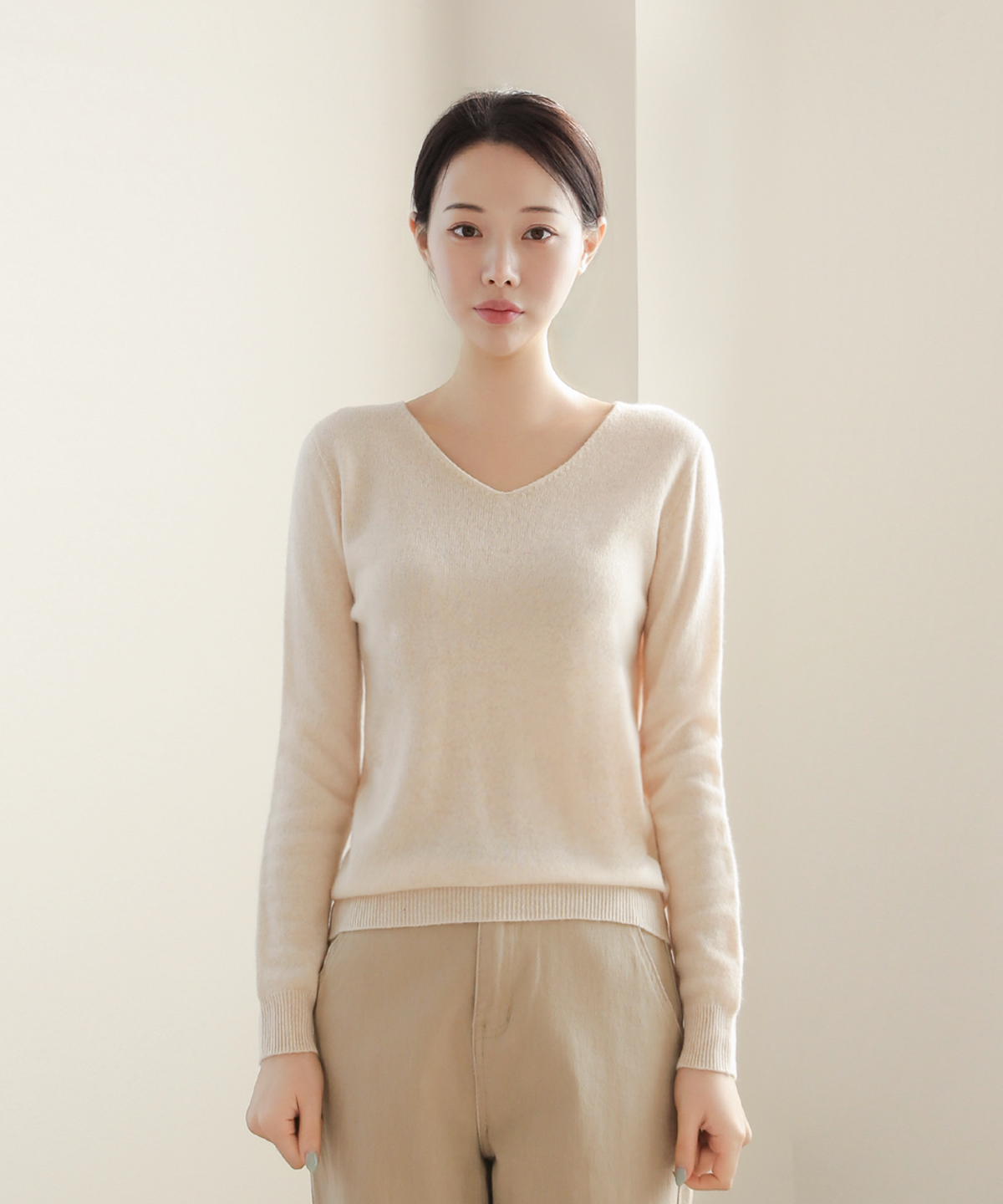 클레이스(CLACE) 울 100% 브이넥 니트 스웨터_그레이