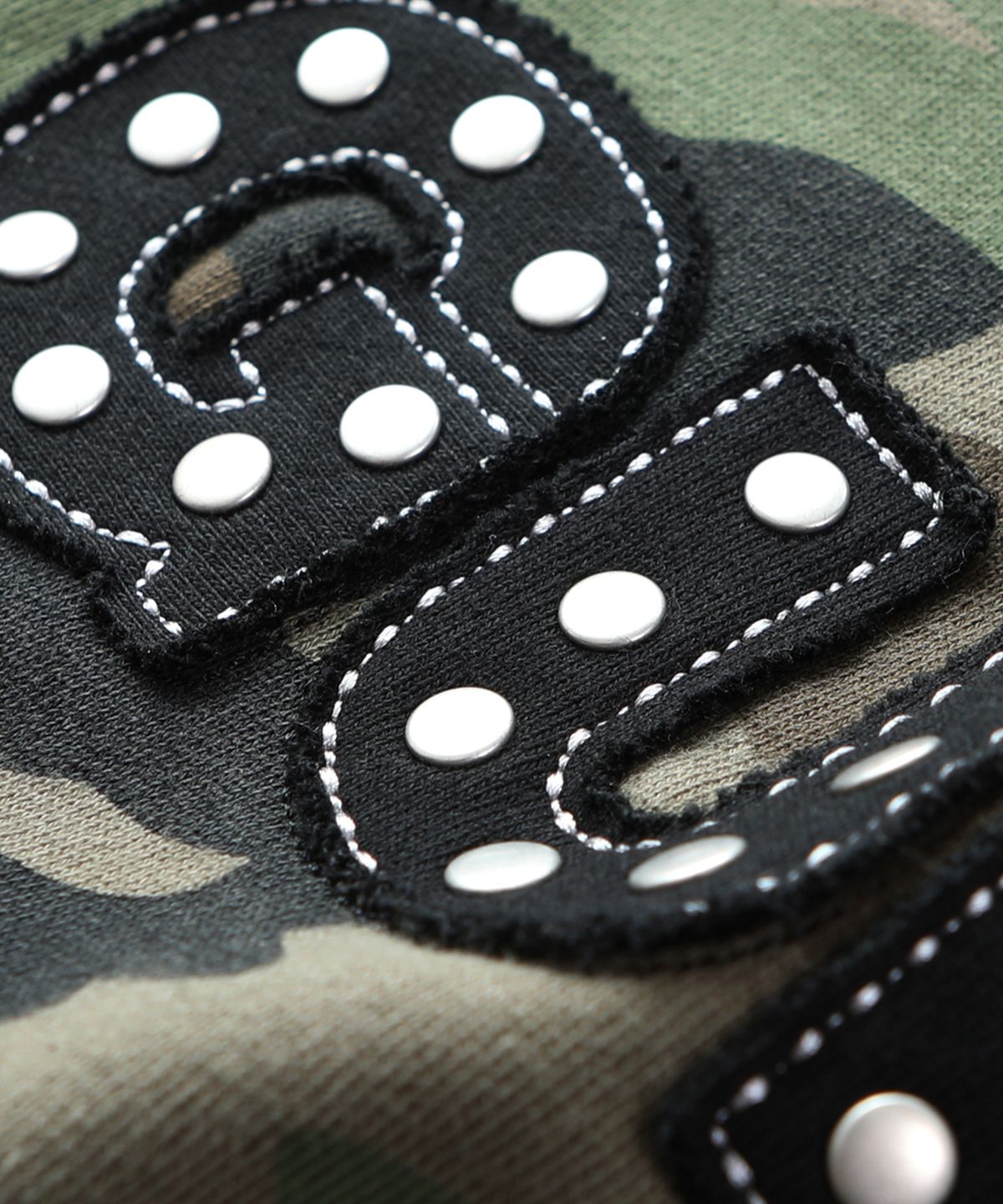 크리건(CRIGUN) APPLIQUE RIVET ZIP UP HOODIE CAMO