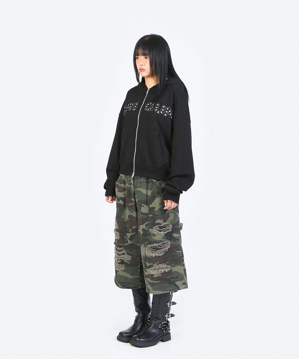 크리건(CRIGUN) APPLIQUE RIVET ZIP UP HOODIE BLACK