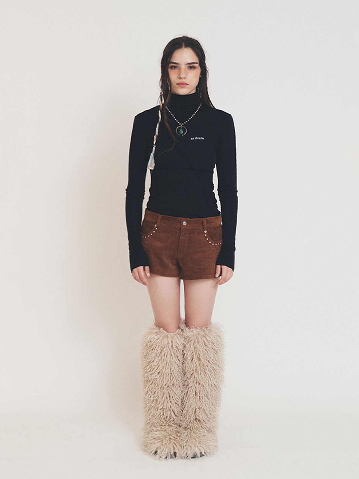에즈이프 캘리(ASIF CALIE) CORDUROY STUD STAR SHORTS CAMEL
