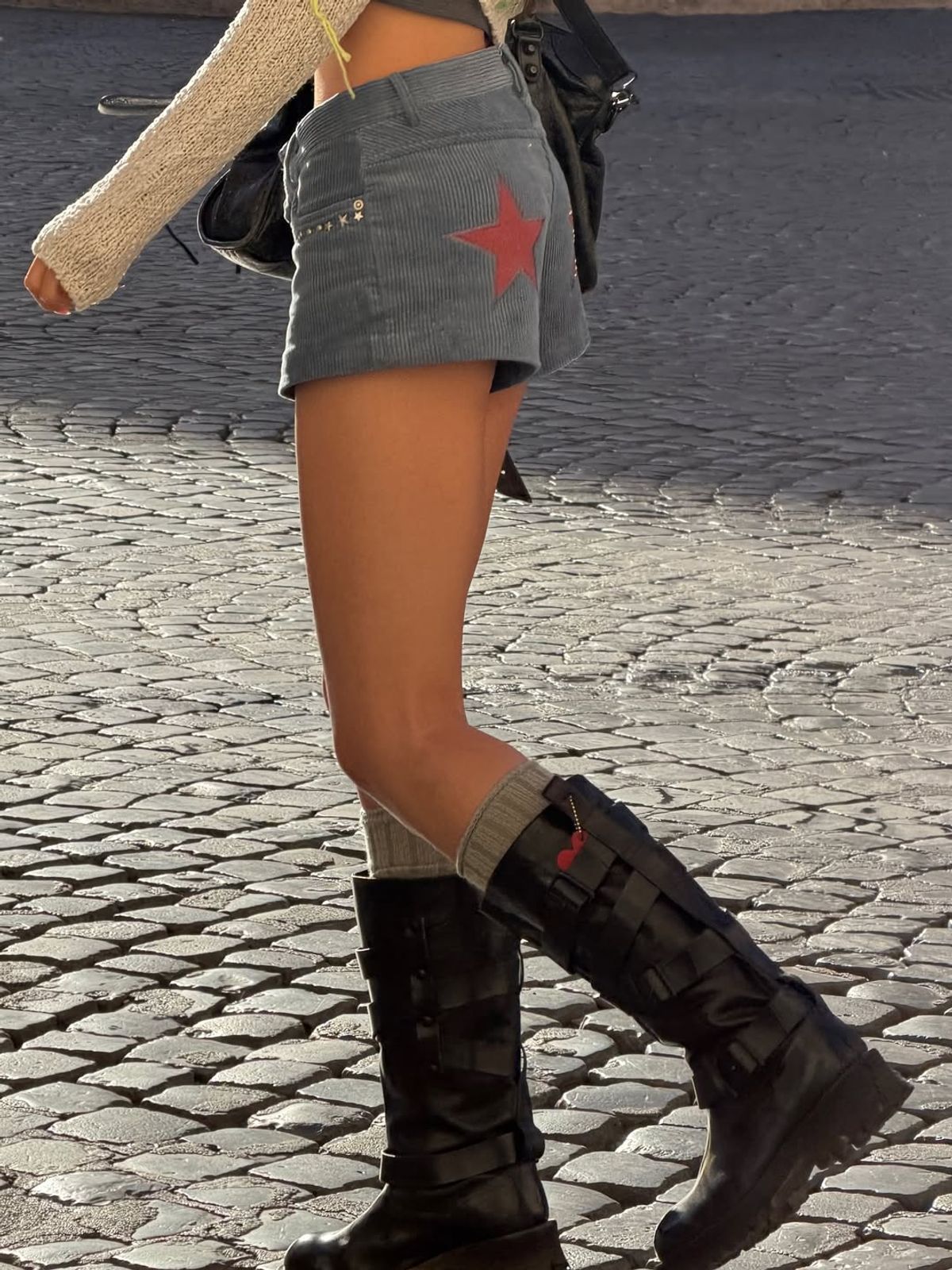 에즈이프 캘리(ASIF CALIE) CORDUROY STUD STAR SHORTS BLUE