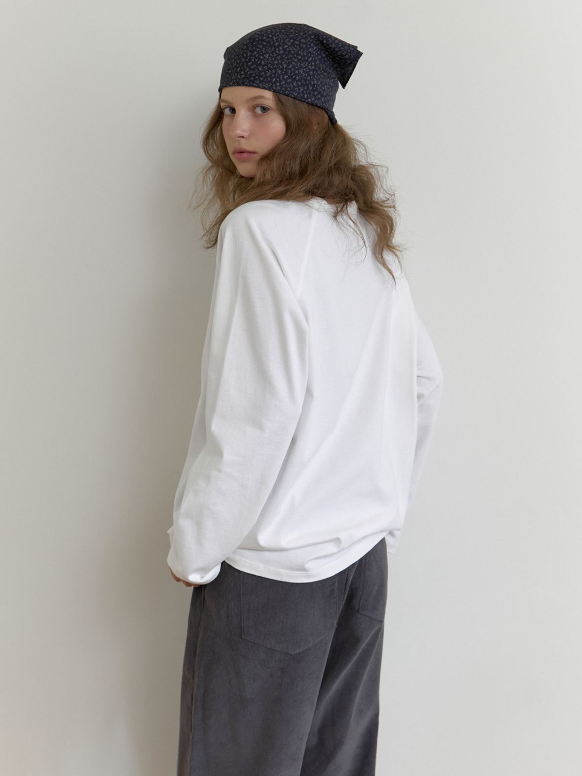 더미튼(THEMITTEN) Basin raglan t-shirt (ivory)