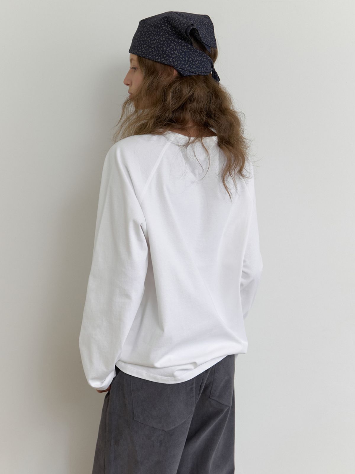 더미튼(THEMITTEN) Basin raglan t-shirt (ivory)