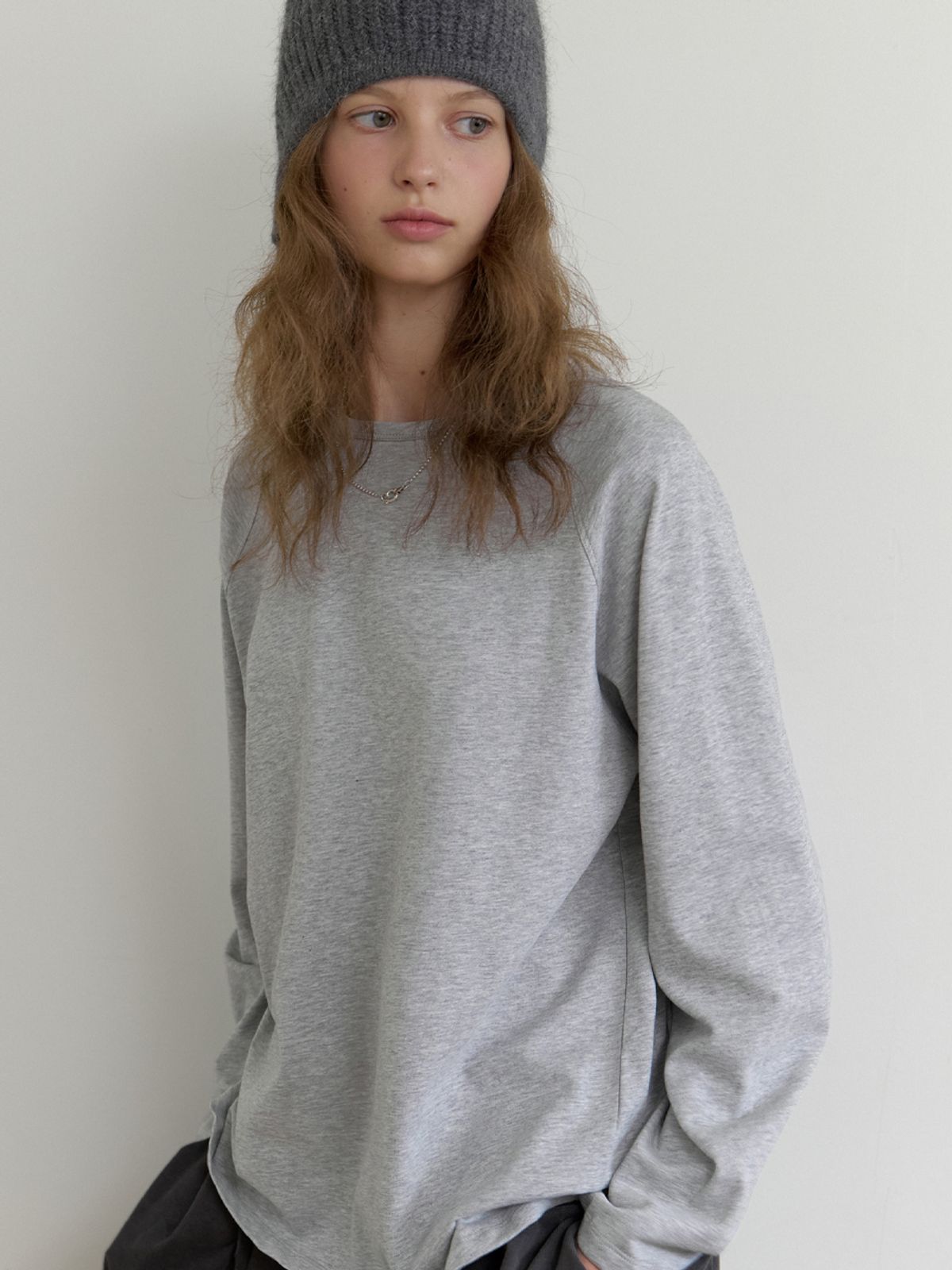 더미튼(THEMITTEN) Basin raglan t-shirt (gray)