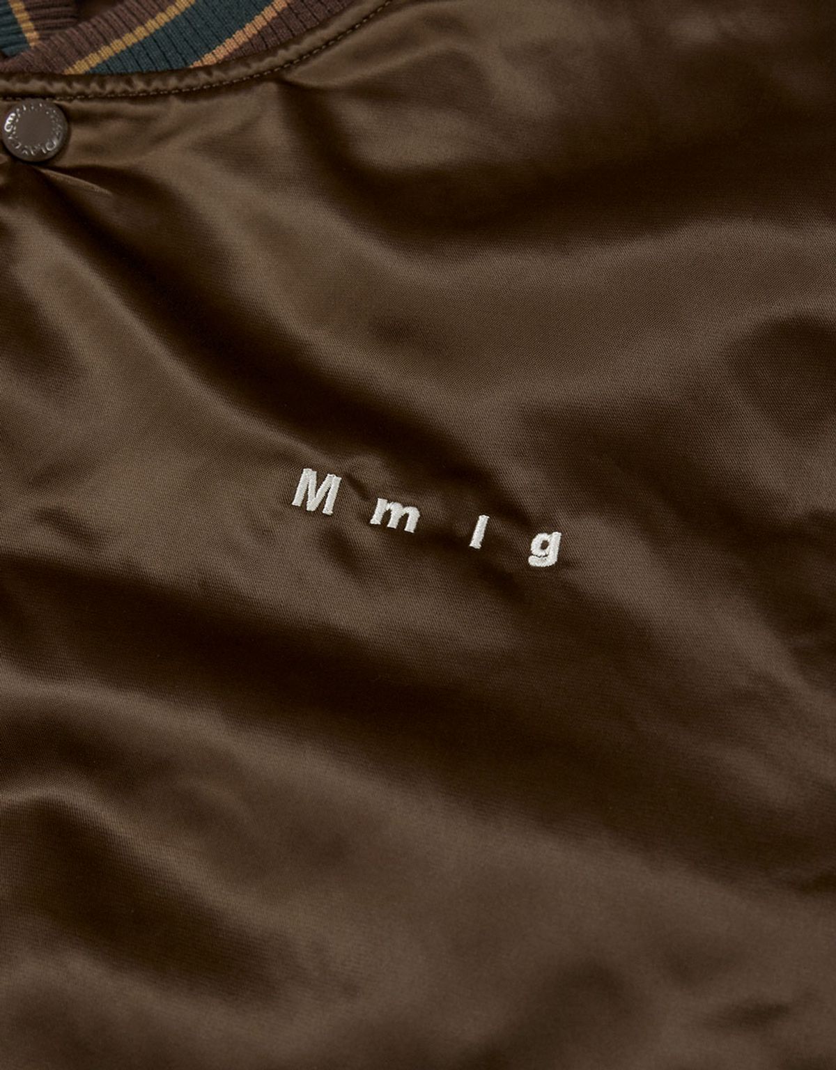 엠엠엘지(MMLG) [Mmlg] CPC SATIN VARSITY JACKET (BROWN)