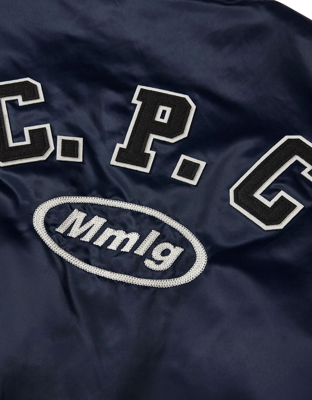엠엠엘지(MMLG) [Mmlg] CPC SATIN VARSITY JACKET (NAVY)