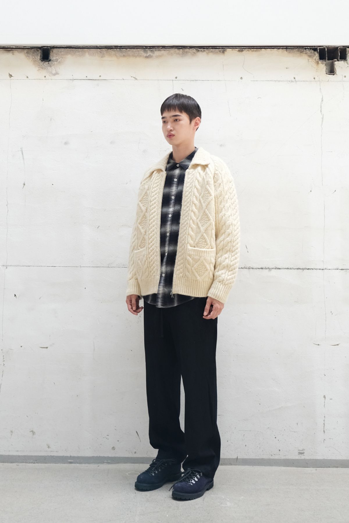 홀리선(HORLISUN) Aran Zip Up Knit Cardigan Ecru