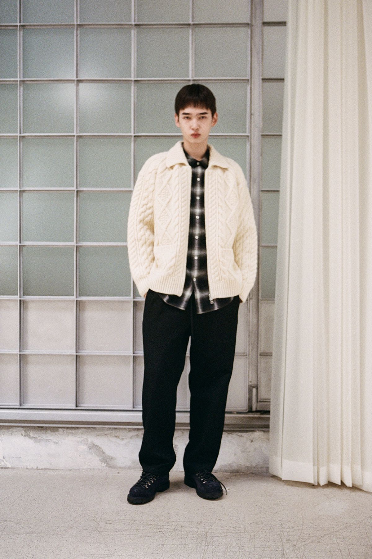 홀리선(HORLISUN) Aran Zip Up Knit Cardigan Ecru