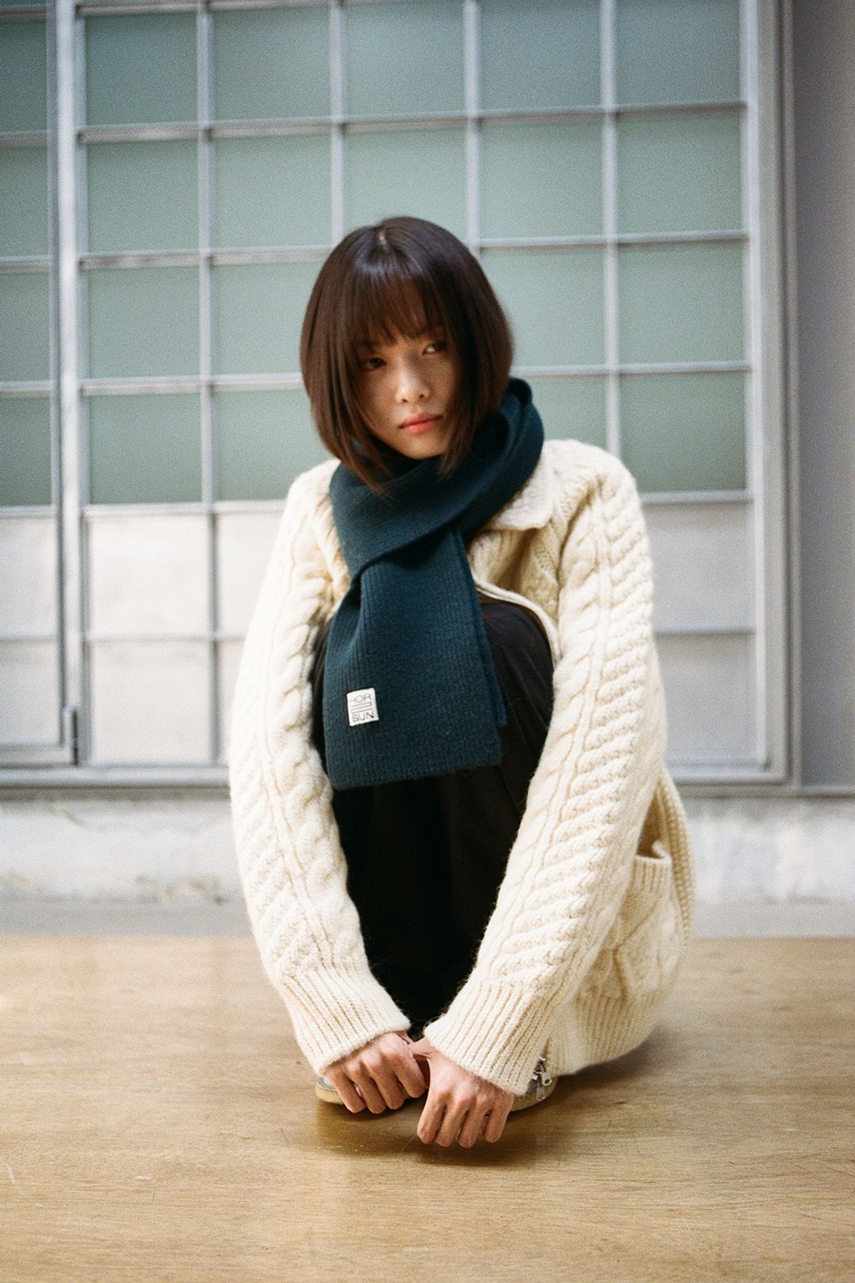 홀리선(HORLISUN) Aran Zip Up Knit Cardigan Ecru