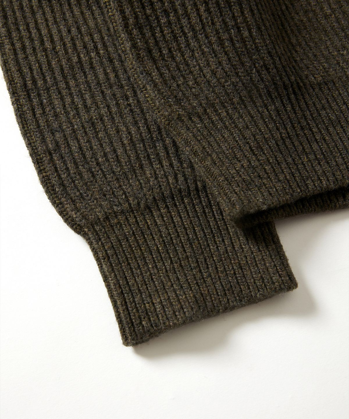에스파이(ESFAI) 2 TONE CREW NECK KNIT (OLIVE)