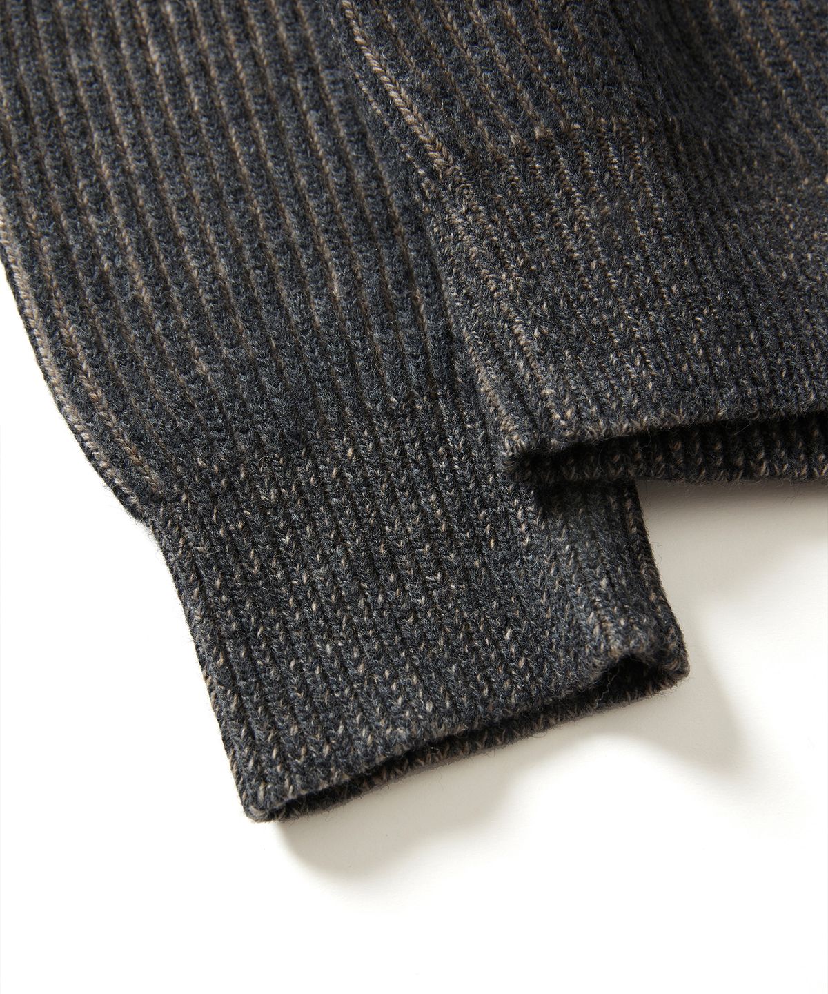 에스파이(ESFAI) 2 TONE CREW NECK KNIT (CHARCOAL)
