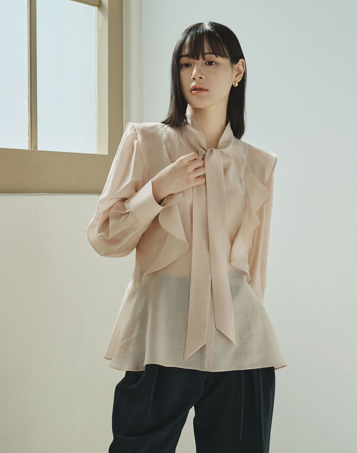 지에마르(GIEMAR) WING TIE BLOUSE 2COLOR 윙 타이 블라우스 투 컬러