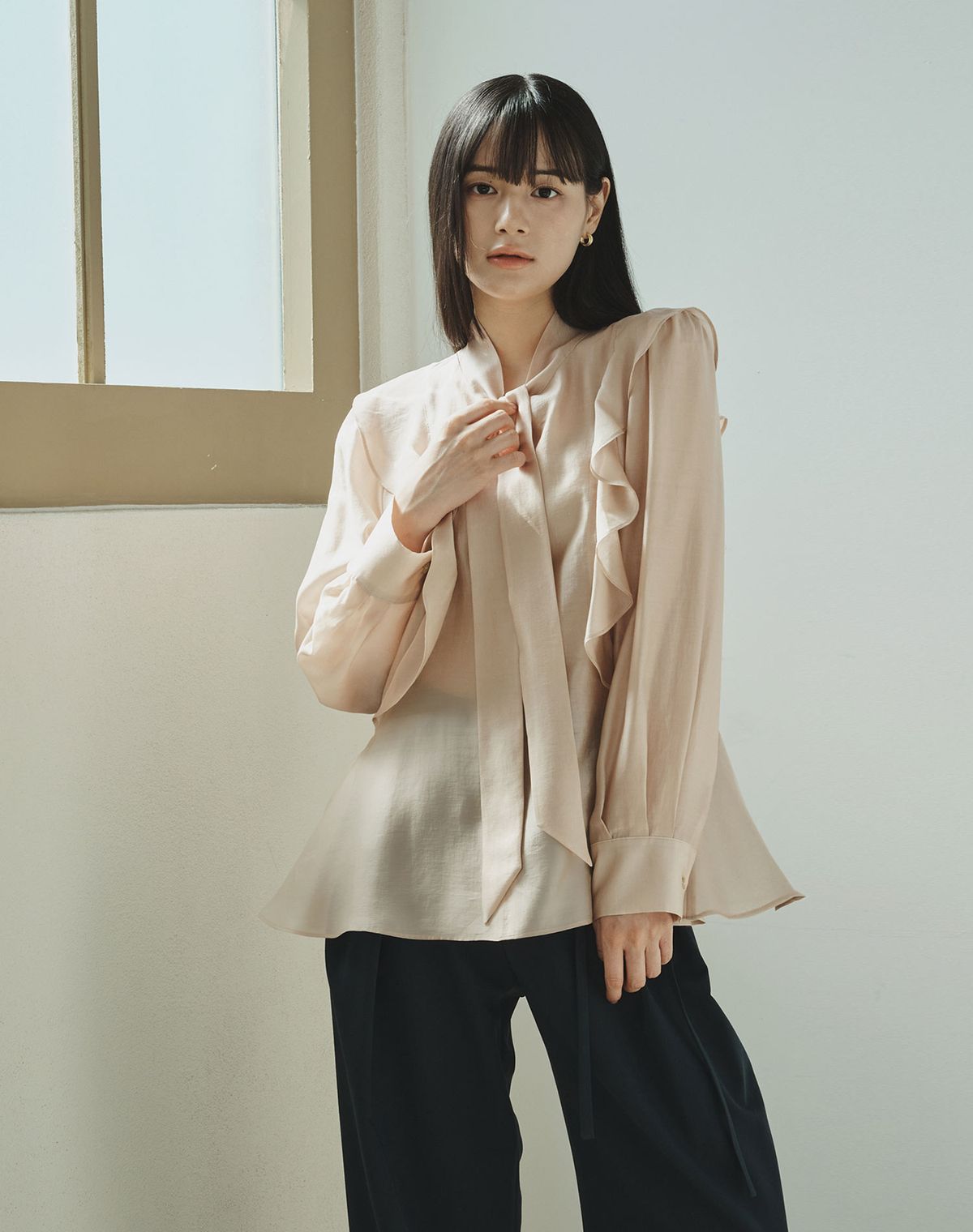 지에마르(GIEMAR) WING TIE BLOUSE 2COLOR 윙 타이 블라우스 투 컬러