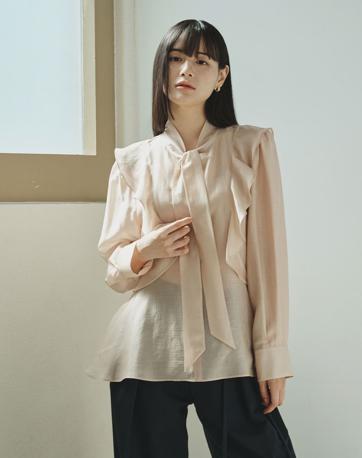 지에마르(GIEMAR) WING TIE BLOUSE 2COLOR 윙 타이 블라우스 투 컬러