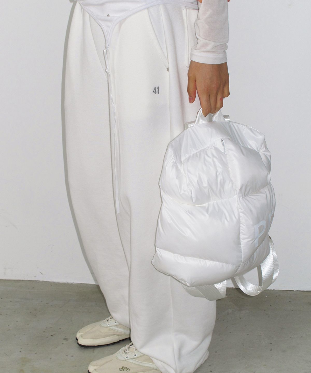사일프레이(41PRAY) Puffer Backpack / White