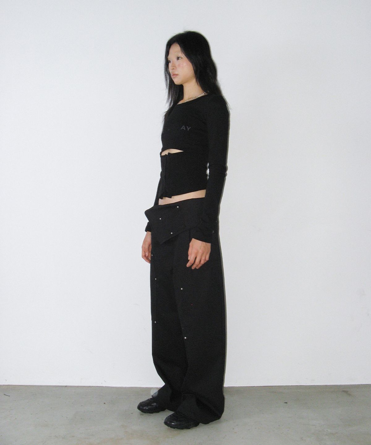 사일프레이(41PRAY) Hooked Cutout Top / Black