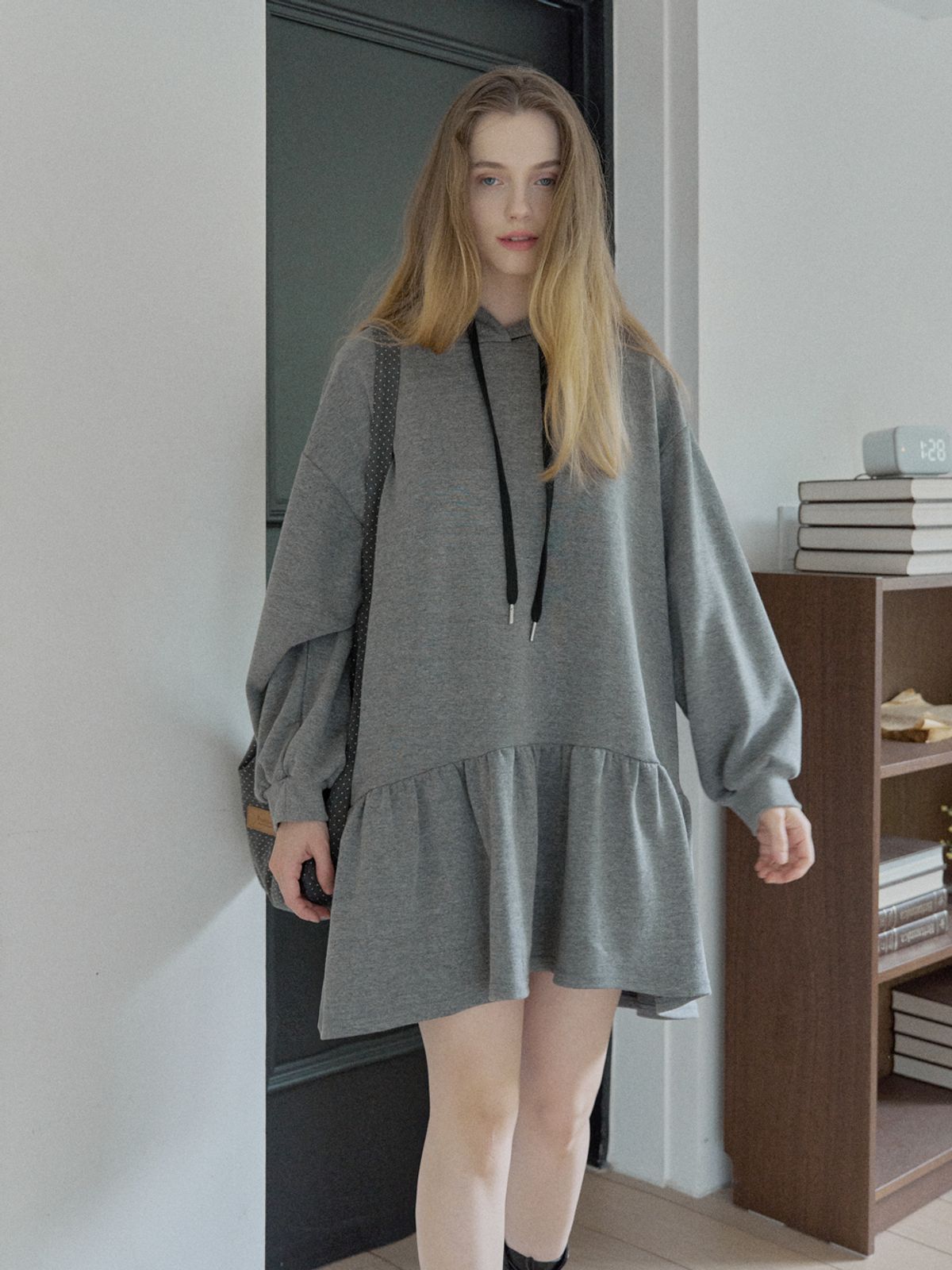 아방(AVANT-G) Hooded Frill Mini Dress - CHARCOAL
