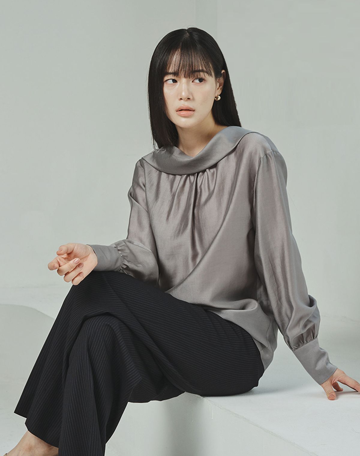 지에마르(GIEMAR) SIDE ONE TIE BLOUSE 2COLOR 사이드 원 타이 블라우스 투 컬러
