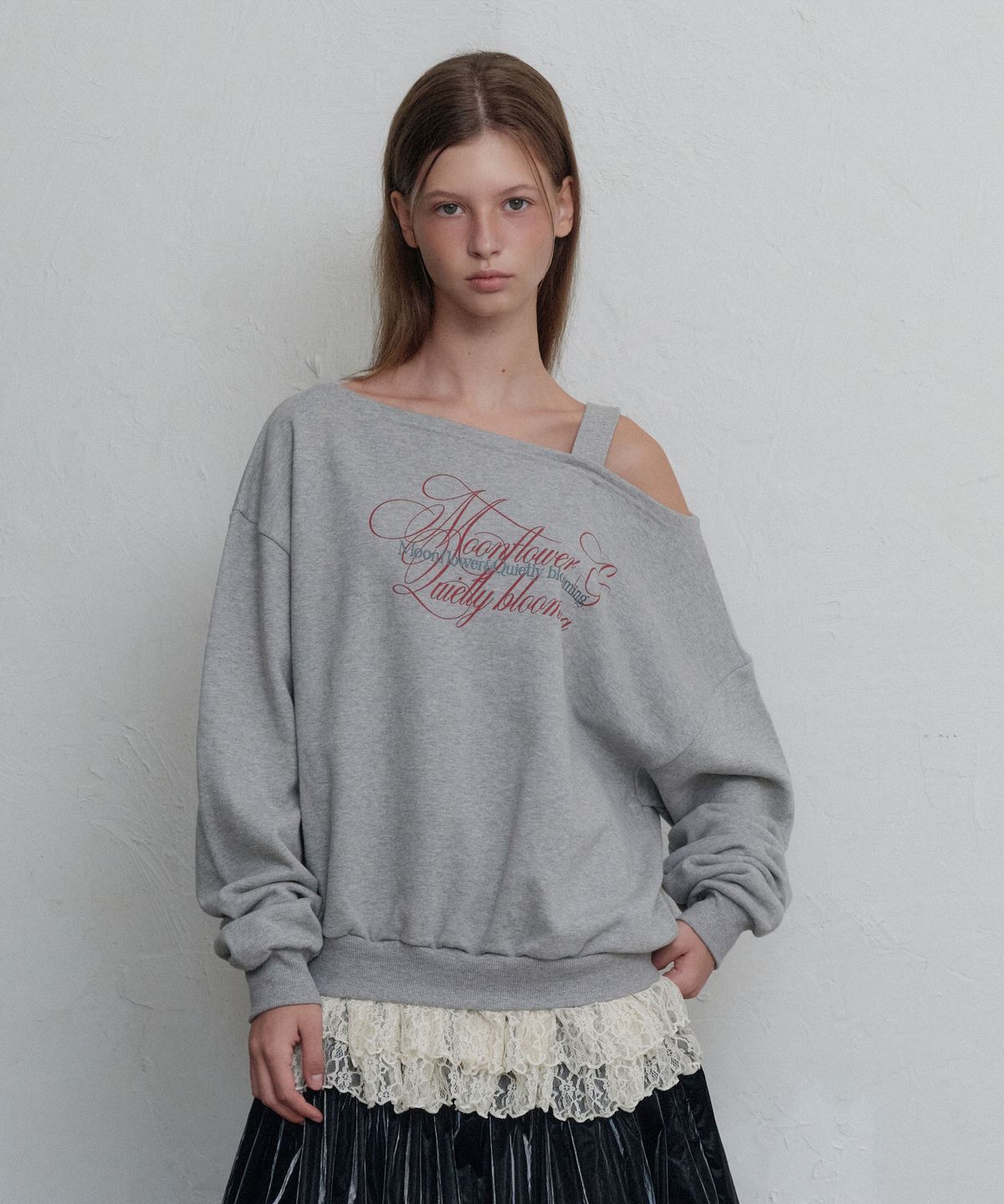 무니쉬(MOONISH) Fairy ruffle off-shoulder sweatshirt (Grey)