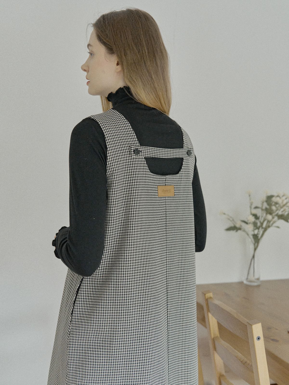 아방(AVANT-G) Swallow Pattern Sleeveless Dress - IVORY