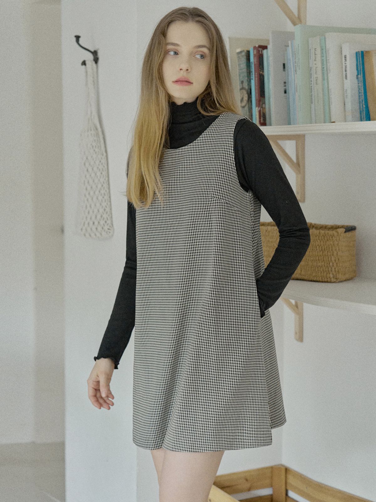 아방(AVANT-G) Swallow Pattern Sleeveless Dress - IVORY