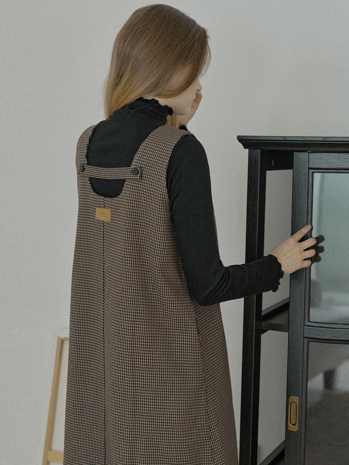 아방(AVANT-G) Swallow Pattern Sleeveless Dress - BROWN