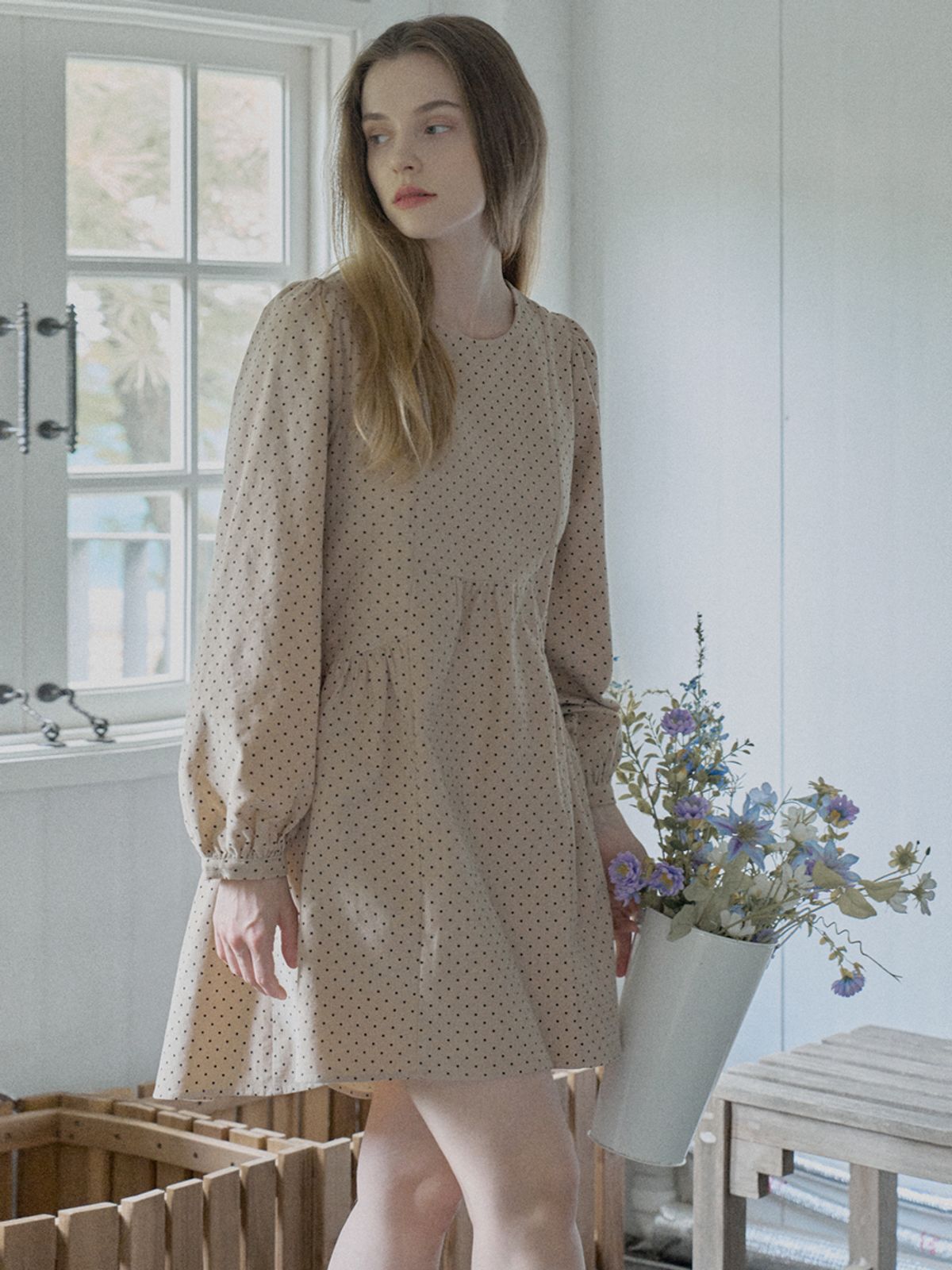 아방(AVANT-G) Dot Corduroy Mini Dress - BEIGE