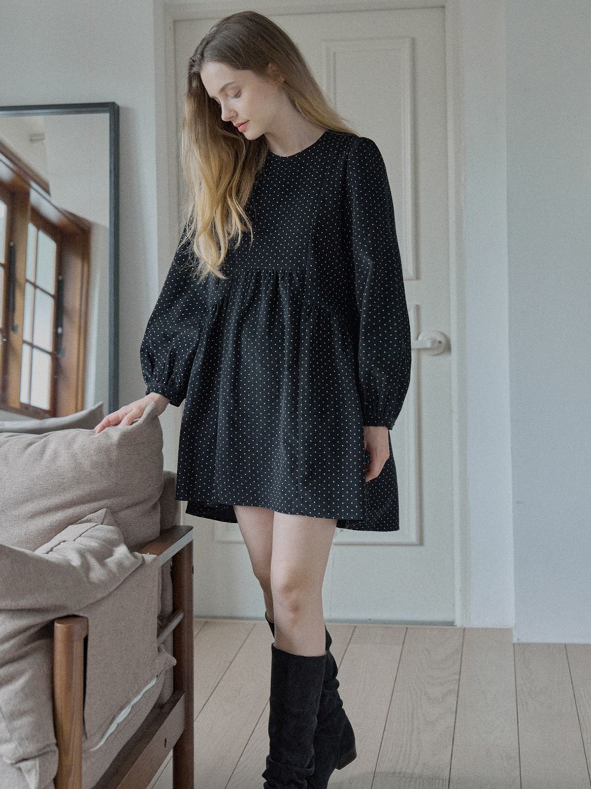 아방(AVANT-G) Dot Corduroy Mini Dress - BLACK