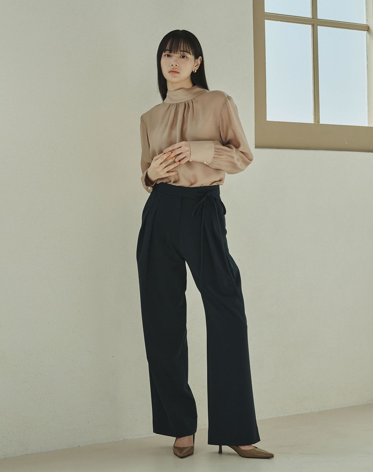 지에마르(GIEMAR) RIBBON TIE SLACKS 2COLOR 리본 타이 슬랙스 투 컬러