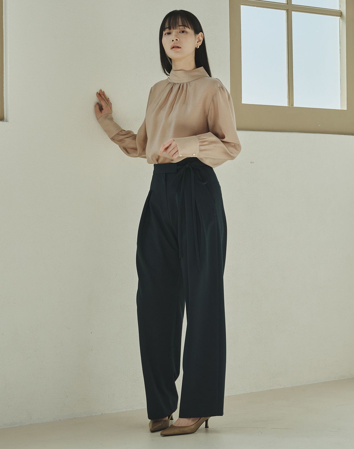 지에마르(GIEMAR) RIBBON TIE SLACKS 2COLOR 리본 타이 슬랙스 투 컬러