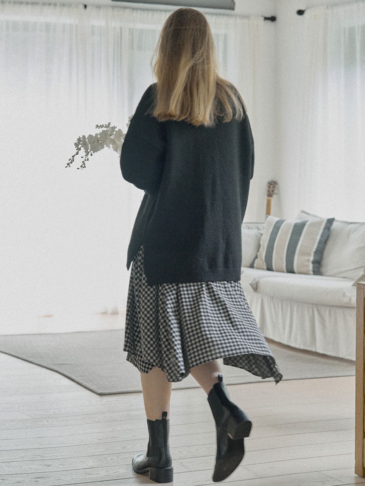 아방(AVANT-G) Unbalanced Check Skirt - BEIGE
