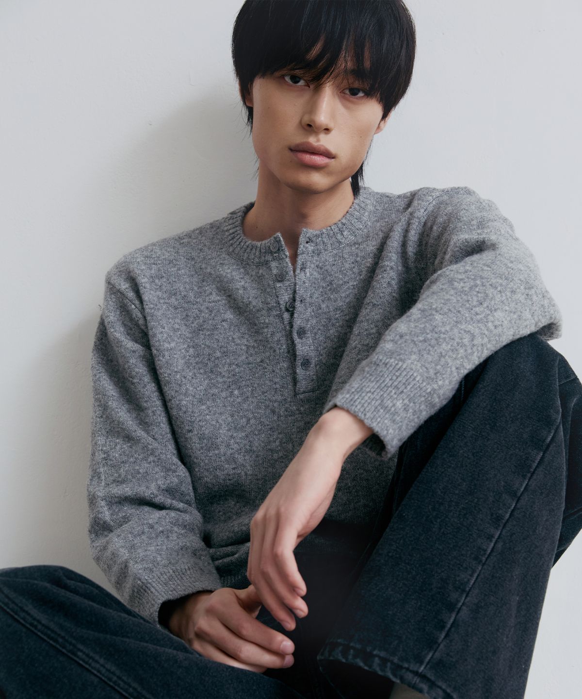 노드유(NODU) 데일리 플레인 헨리넥 니트 [그레이]