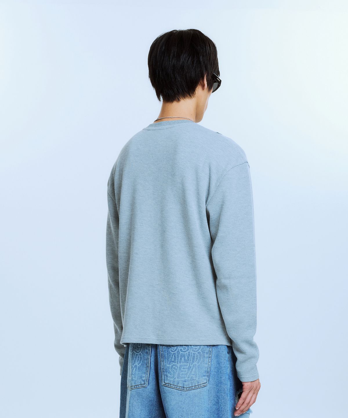 아카이브 볼드(ARCHIVE BOLD) CUTOUT PANEL HENLEY T-SHIRTS (LIGHT GRAY)