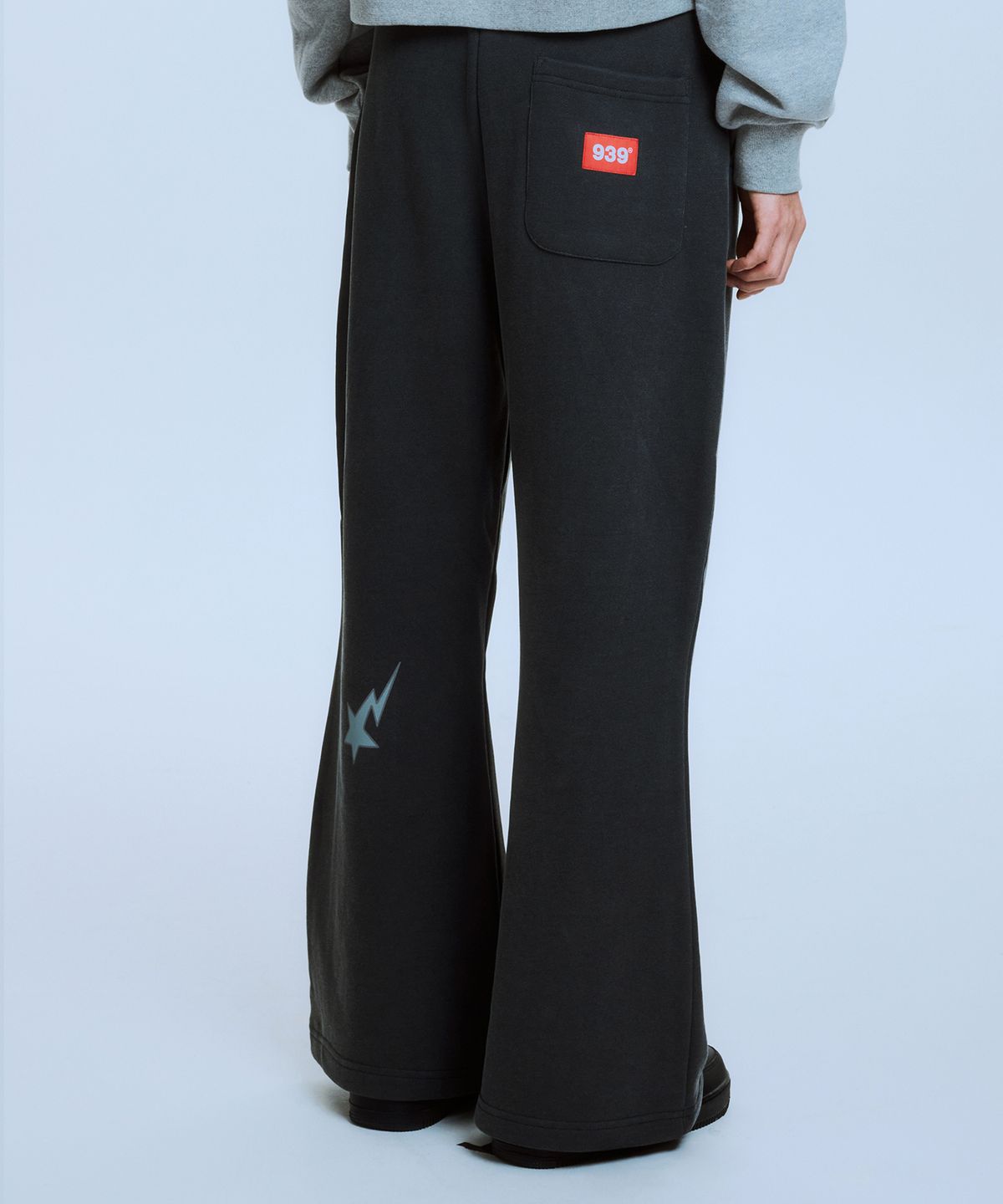 아카이브 볼드(ARCHIVE BOLD) STARDUST FLARE SWEAT PANTS (CHARCOAL)