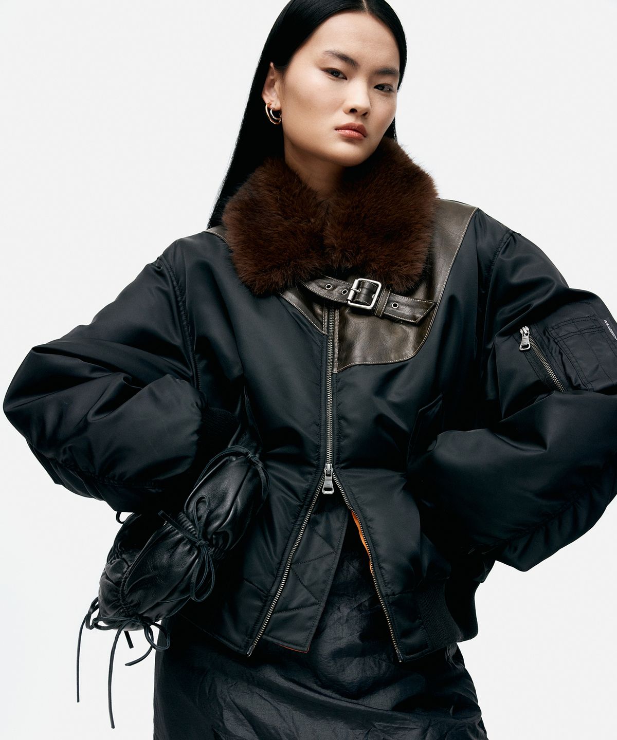 앤더슨벨(ADSB ANDERSSON BELL) FUR COLLAR LEATHER PATCH MA-1 BOMBER awa736u(BLACK)