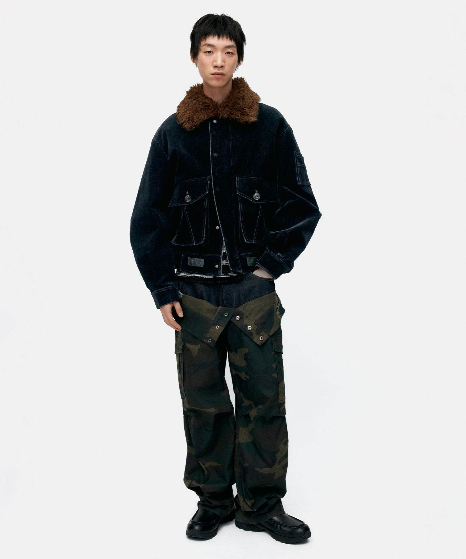 MUSINSA | ANDERSSON BELL MIKOOS VELVET BOMBER JACKET awa729m(BLACK)
