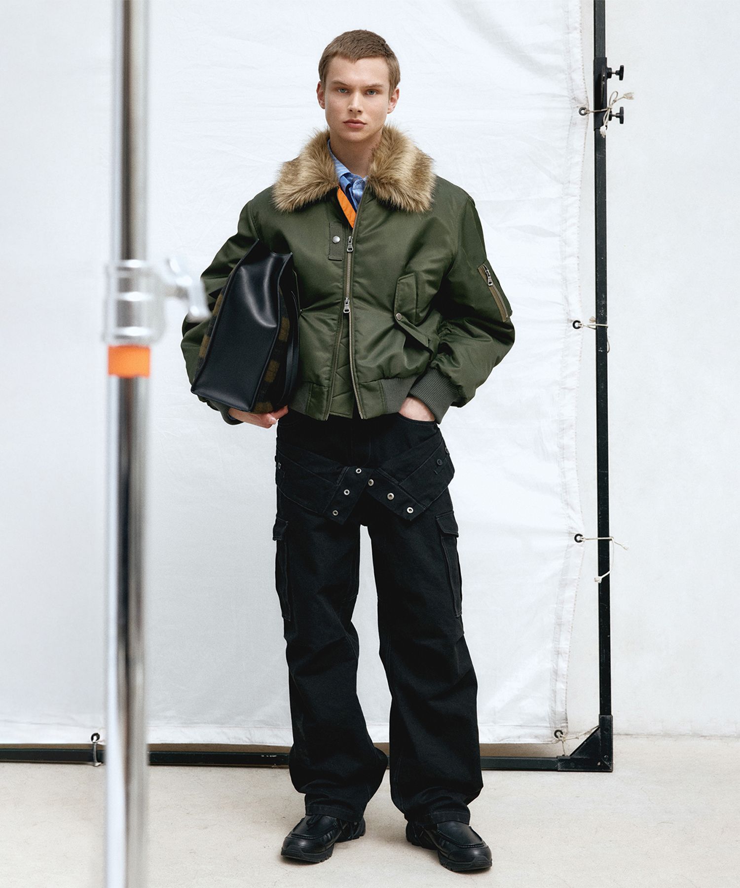 MUSINSA公式 | ANDERSSON BELL FUR COLLAR MA-1 BOMBER awa737u(KHAKI)