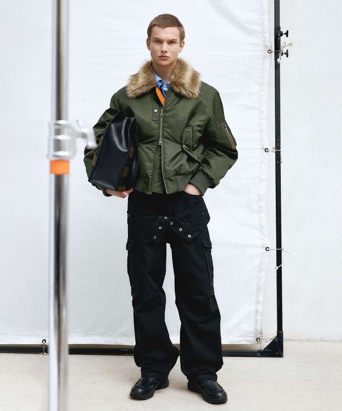 앤더슨벨(ADSB ANDERSSON BELL) FUR COLLAR MA-1 BOMBER awa737u(KHAKI)