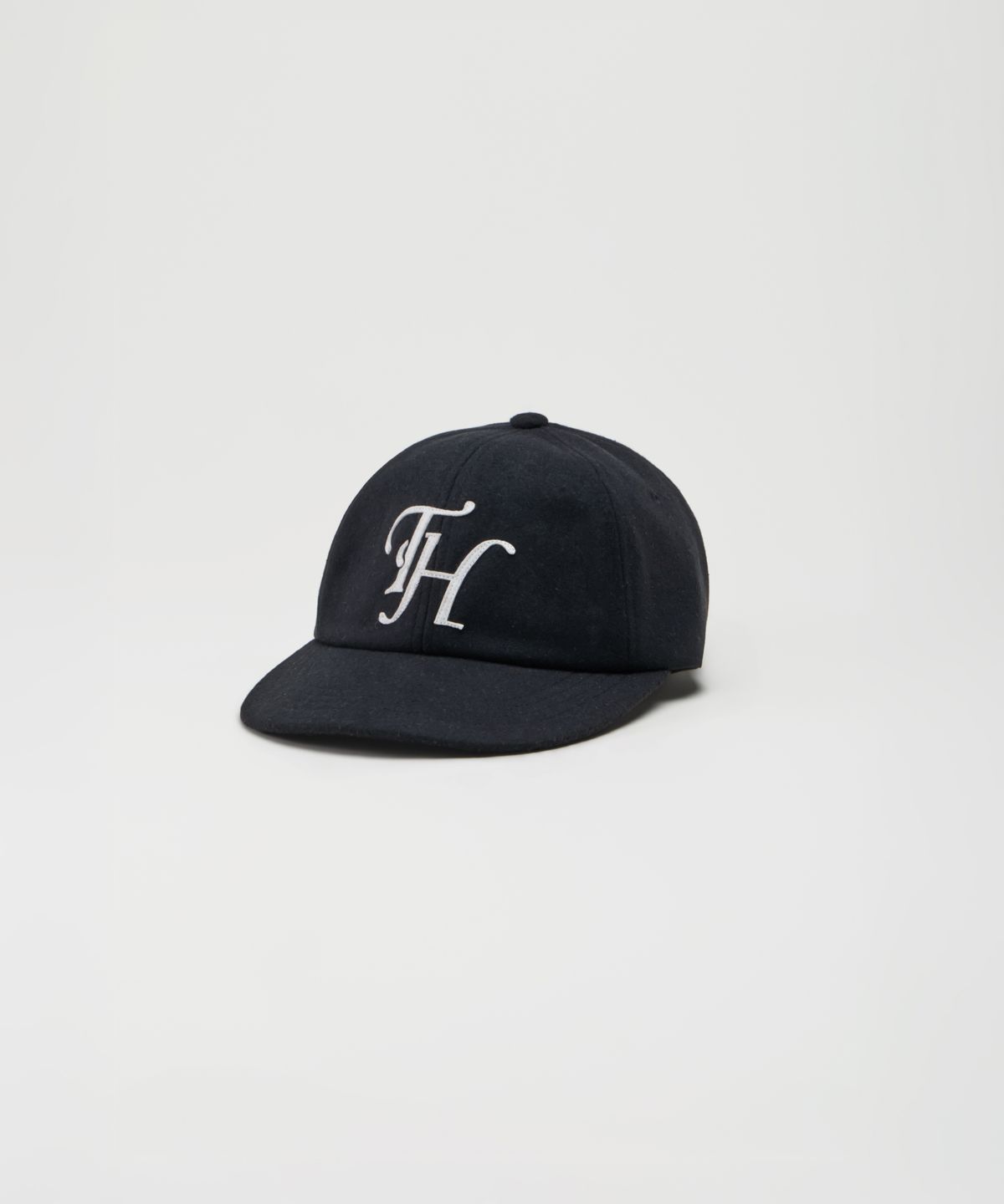 트래픽하모니(TRAFFIC HARMONY) WOOL BLEND TH APPLIQUE LOGO  DEEP-FIT 6-PANEL CAP_BLACK