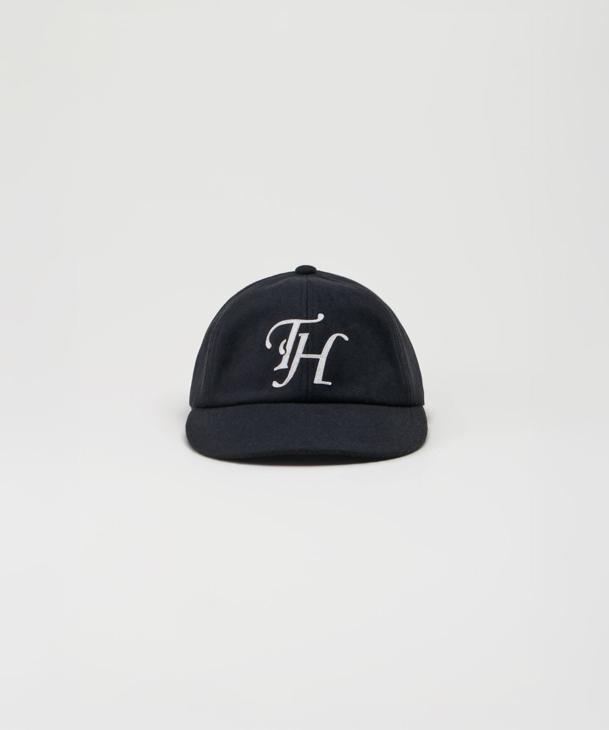 트래픽하모니(TRAFFIC HARMONY) WOOL BLEND TH APPLIQUE LOGO  DEEP-FIT 6-PANEL CAP_BLACK